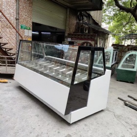 Top Ice Cream Freezer Displays & Showcase Freezers for Gelato